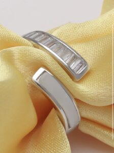 Two Stack Band Ring. - Image 2